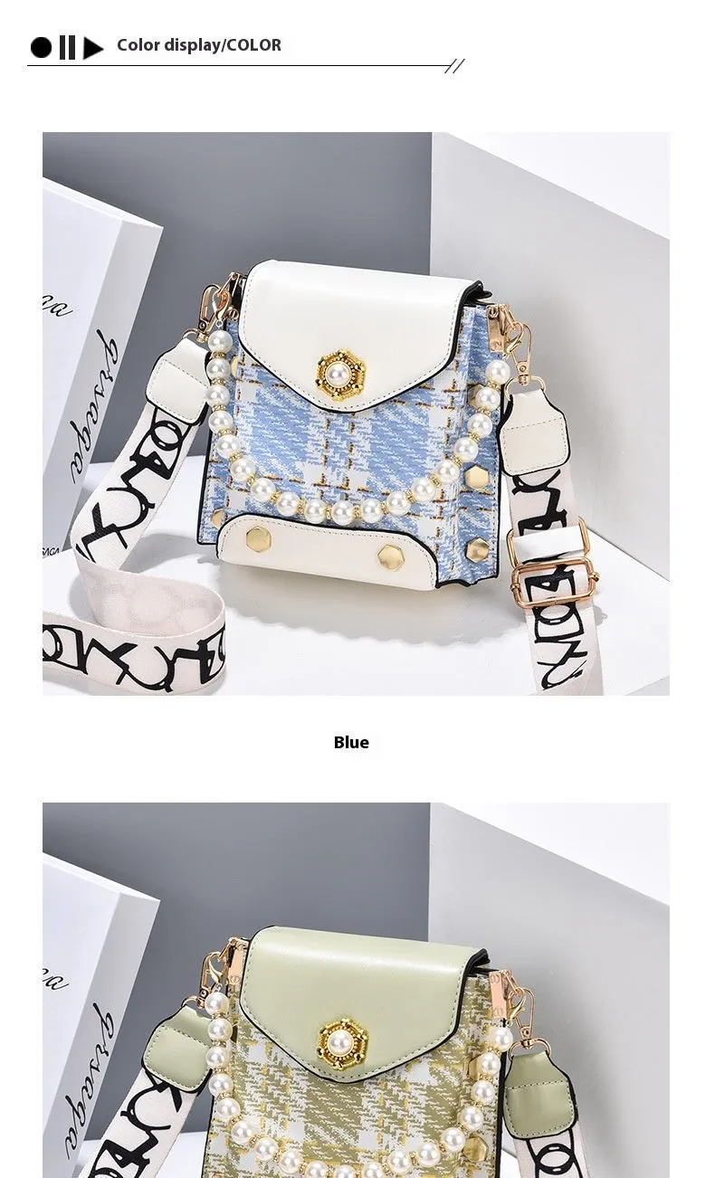 Carefree Chic: Summer Fashion Shoulder Bag for Women