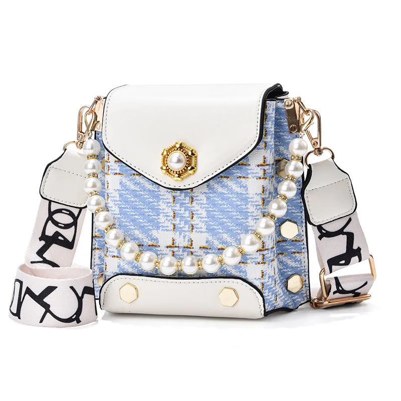 Carefree Chic: Summer Fashion Shoulder Bag for Women